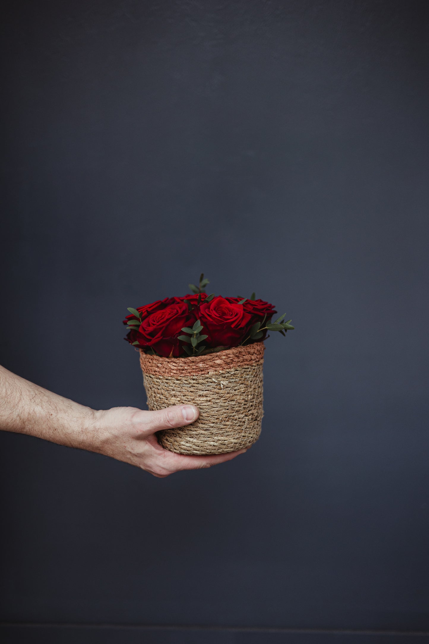 Corbeille de roses rouge